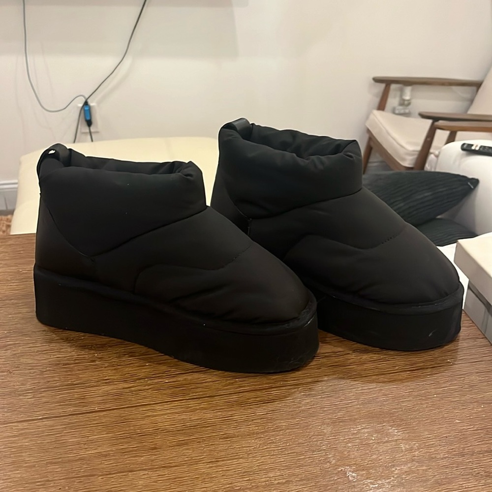 Size 7, Nylon Puffer Mini Platform Boots, Black